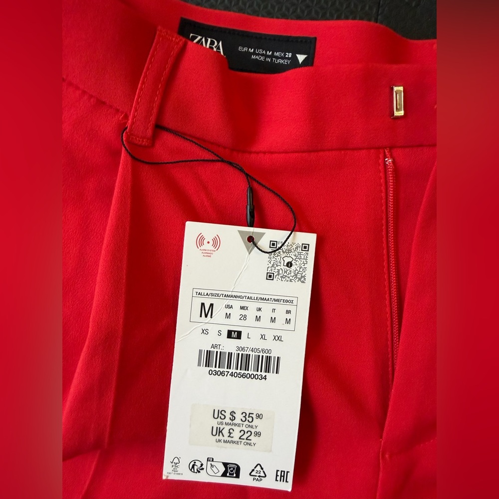 Zara Red Pleated Shorts NWT Women’s Size M - Picture 3 of 6